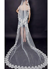 Long voile brodé de mariée